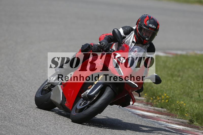 /27 12.06.2025 Ducati Schweiz Trackday Warmup  ADR/blau-bleu/19-2